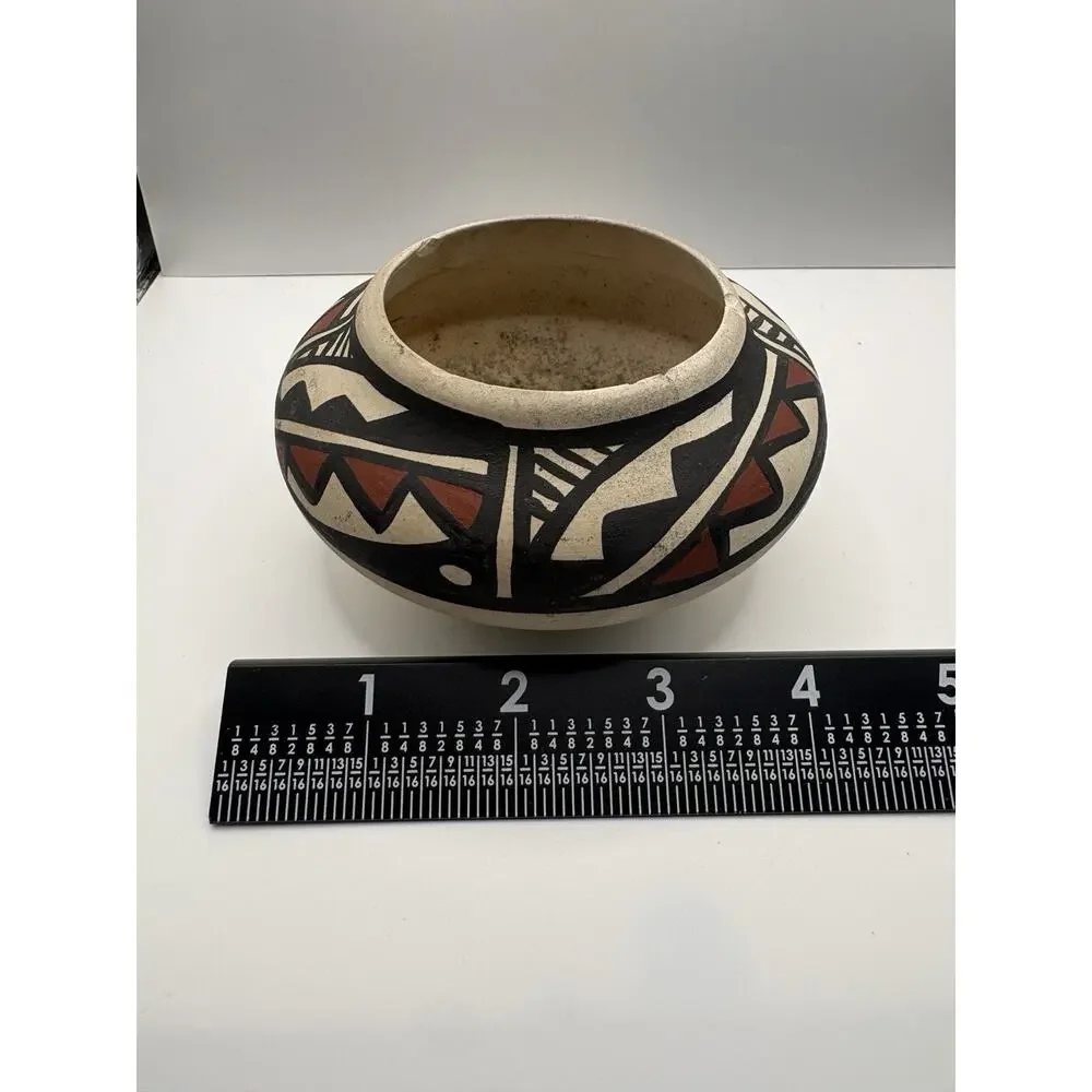 Vintage Hopi Native American Pottery 4 1/4”Diameter Signed As is READ